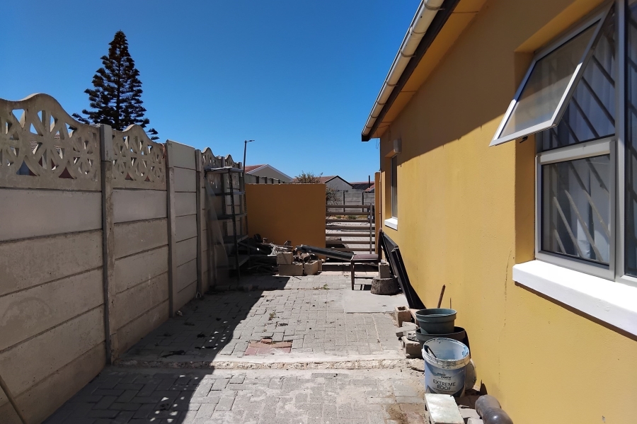 5 Bedroom Property for Sale in Strandfontein Western Cape